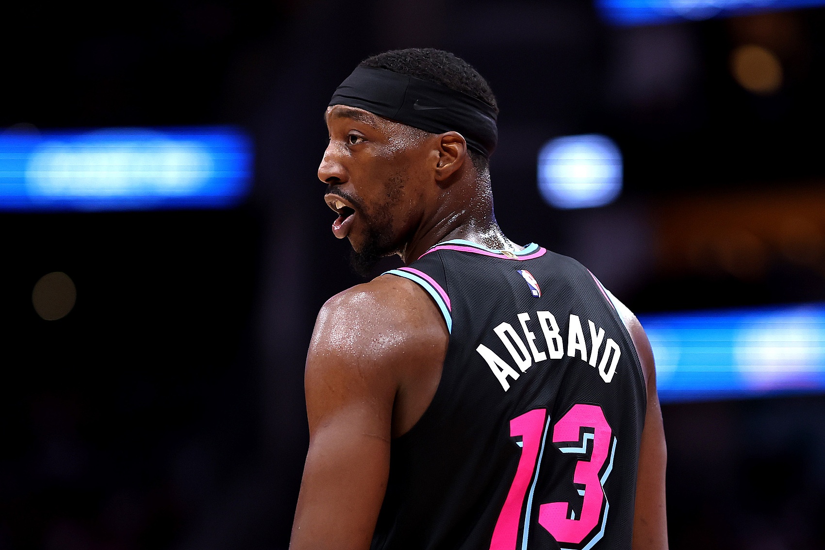 亚冠-毫无状态！阿德巴约半场出战20分钟 6中1&amp;三分5中0